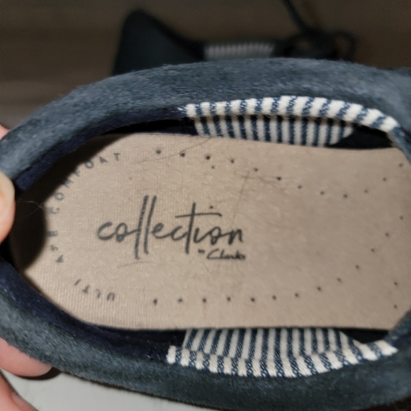 Clarks Blue Suede Tennis Shoes Size 6 - Picture 3 of 6